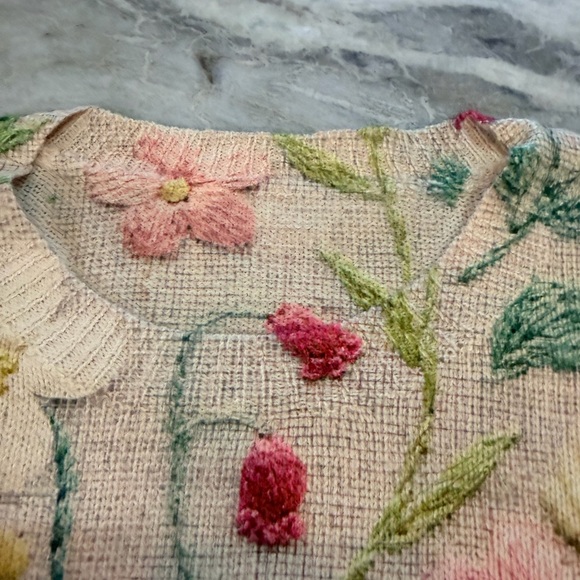 Floral Embroidered Pullover Medium Cottagecore Textured Garden Sweatshirt. New - Picture 4 of 10